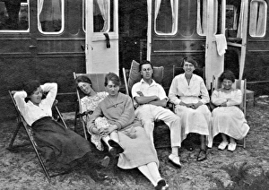 Adapted Gallery: Group of holidaymakers