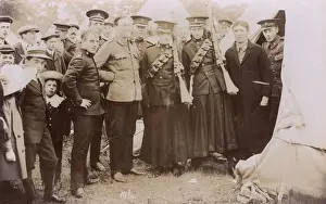 Group photo, British soldiers and civilians, WW1