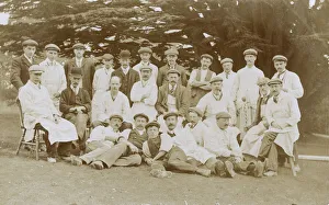Aprons Gallery: Group photo, large group of workmen