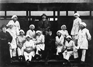 Group photo, munitions factory workers, Hereford, WW1