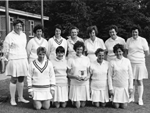 Shirts Gallery: Group photo, women police officers in cricket team