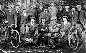 Images Dated 13th June 2017: Group photo, Worcester Park United Cycling Club 1907