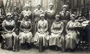 Group photograph of munitionettes, WW1