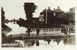 Images Dated 27th April 2011: Groveferry, Kent - The Ferry