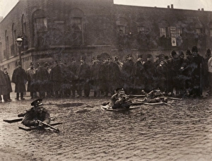 Anarchists Collection: Guards take aim in Sidney Street, East London