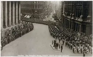 Mansion Prints: Guards march through the City of London - Mansion House