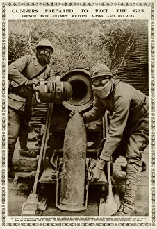 Images Dated 22nd January 2016: Gunners prepared to face the gas 1916