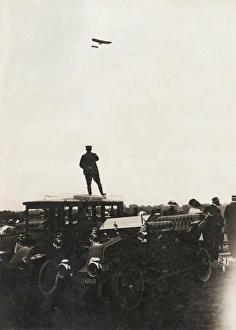 Air Mail Gallery: Gustav Hamel leaving Hendon for Windsor