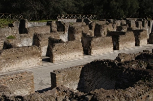 Images Dated 10th March 2009: Hadrians Villa. Hospitalia. 2nd century. Italy