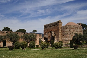 Images Dated 10th March 2009: Hadrians Villa. Pecile and Hall of Philosophers. 2nd centur