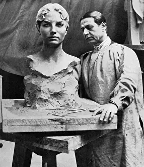 Nov18 Prints: Haig Paitgan sculpting Helen Wills Moody