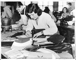 Hundreds Prints: Handbag Manufacture