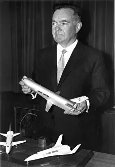 Handel Davies CB CEng FRAeS (1912-2003) RAeS President