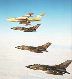 1988 Prints: Handley Page Victor K. 2 XM715