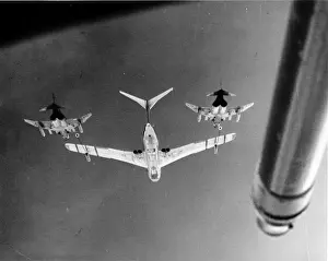 Mcdonnell Prints: Handley Page Victor K1 refuels 2 RAF McDonnell F-4 Phantoms