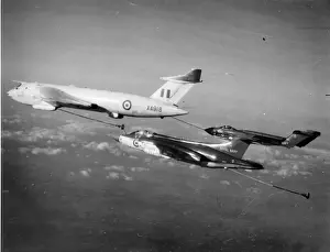 Vixen Prints: Handley Page Victor K1 XA918 refuels a Blackburn Buccaneer