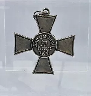 Images Dated 14th February 2012: Hanseatic Cross awarded for War Service