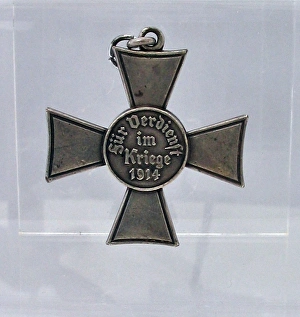 Images Dated 14th February 2012: Hanseatic Cross awarded for War Service