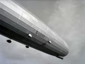 Mixture Gallery: Hanworth Air Park - 1932 - Graf Zeppelin D-LZ127