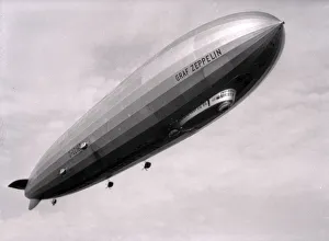 Images Dated 21st May 2020: Hanworth Air Park - 1932 - Graf Zeppelin D-LZ127