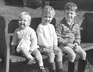 Smiles Gallery: Happy familyyoung boy and his sisters
