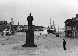 The Harbour in Stavanger - Statue of Alexander Kielland