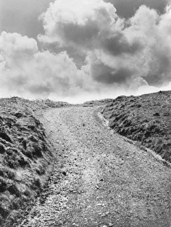 Images Dated 14th June 2011: Hardknott Pass