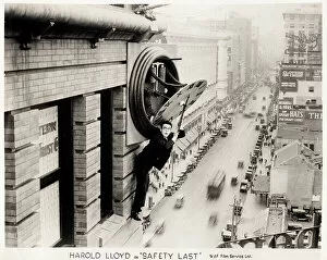 Harold Gallery: Harold Lloyd in the film Safety Last 1923