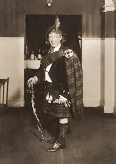 Twisted Prints: Harry Lauder at hospital matinee