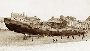 U Boat Prints: Hastings beach, German submarine, 15th April 1919