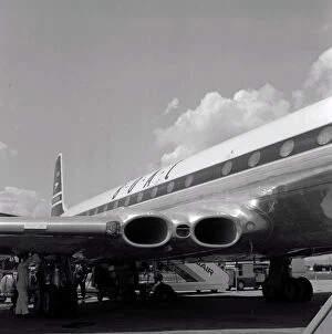 Airport Gallery: De Havilland Comet 4 G-APDA starboard engines BOAC LAP 1958
