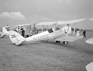 Waltham Prints: de Havilland DH-82A Tiger Moth II G-AOXS