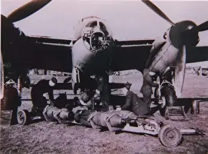 Dh98 Prints: De Havilland DH98 Mosquito bombing-up