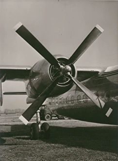 de Havilland hollow-steel-bladed propeller under development de Havilland hollow-steel-bladed propeller under development