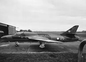 Supersonic Gallery: Hawker Hunter T-53