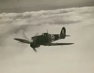 Hawker Typhoon, R7700
