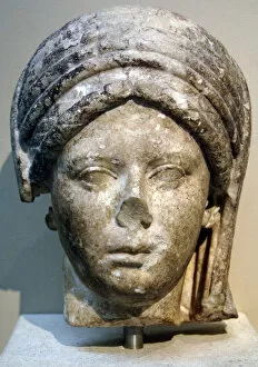 Loop Gallery: Head of a priestess of the goddess Vesta. 100-20 AD