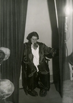 Sance Gallery: Helen Duncan emitting ectoplasm from her mouth