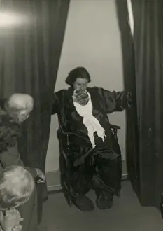 Helen Duncan emitting ectoplasm from her mouth