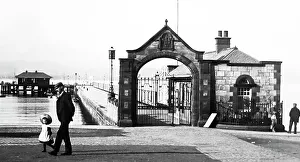 Helensburgh Pier, Scotland, early 1900s