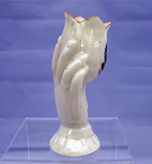 Images Dated 4th October 2012: Hewitt & Leadbeater Willow Potteries china flower vase