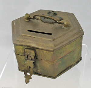 Images Dated 20th February 2012: Hexagonal brass money box - Oxford & Bucks Light Infantry