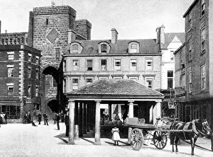 Hexham Prints: Hexham Hall Gate early 1900s