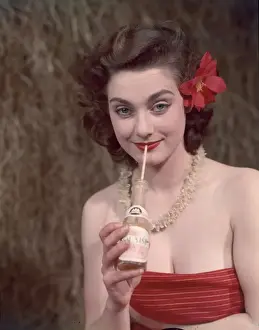 HIBISCUS GIRL 1950S 1 / 4