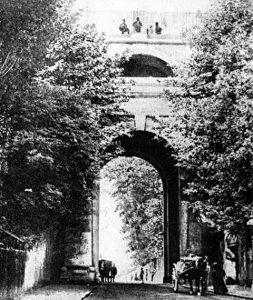Images Dated 11th August 2011: Highgate Archway