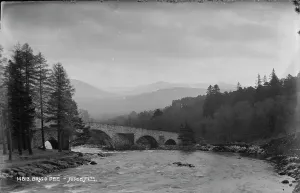 Flowing Prints: The Historic Brig o Dee Bridge