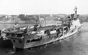 HMS Eagle R05