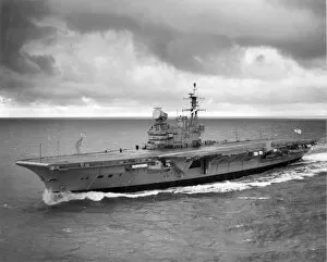 Images Dated 4th February 2015: HMS Hermes (R12)