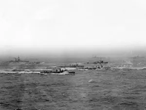 HMS Kempenfelt and other British destroyers at sea, WW1