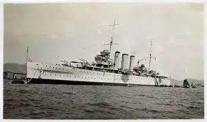 1933 Prints: HMS Suffolk, British heavy cruiser, Hong Kong, China